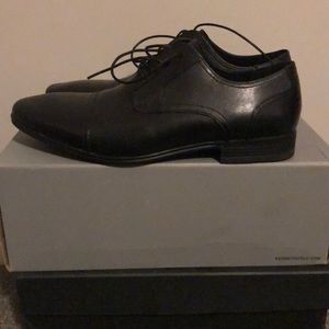 Dress shoes